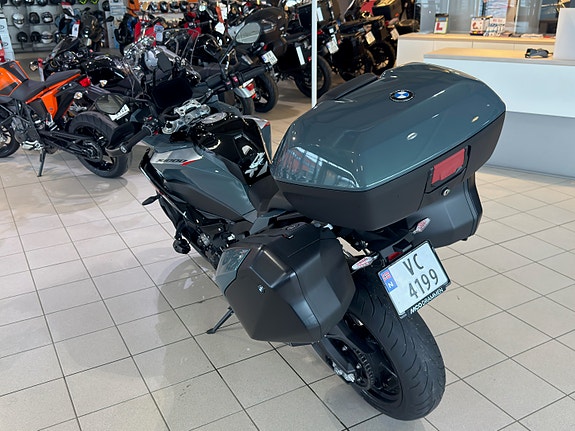 BMW S 1000 XR 4 of 6