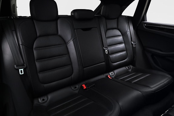 Porsche Macan 15 of 27