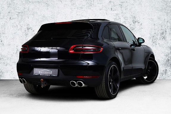 Porsche Macan 2 of 27
