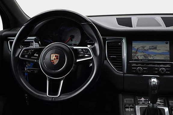 Porsche Macan 17 of 27