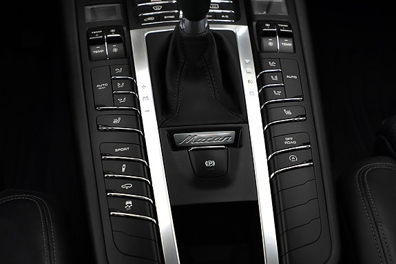 Porsche Macan 22 of 27