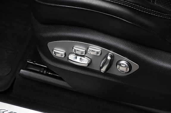 Porsche Macan 12 of 27