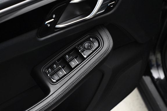 Porsche Macan 20 of 27
