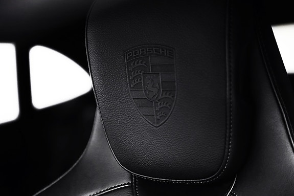 Porsche Taycan Cross Turismo 12 of 30