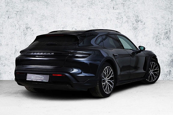 Porsche Taycan Cross Turismo 2 of 30
