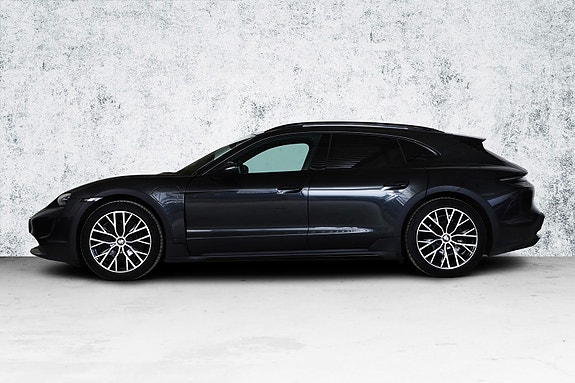 Porsche Taycan Cross Turismo 8 of 30