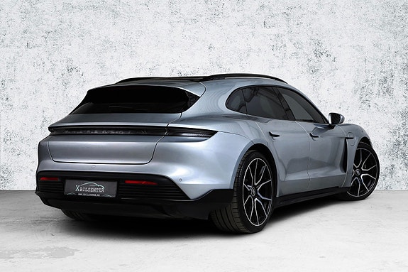 Porsche Taycan Sport Turismo 2 of 30