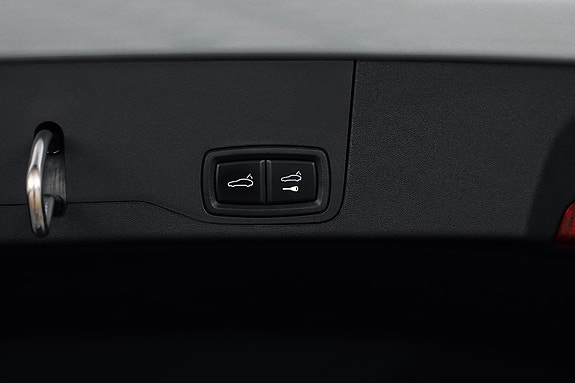 Porsche Taycan Sport Turismo 8 of 30