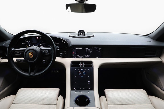 Porsche Taycan Sport Turismo 16 of 30