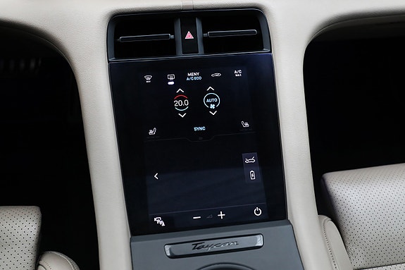 Porsche Taycan Sport Turismo 24 of 30