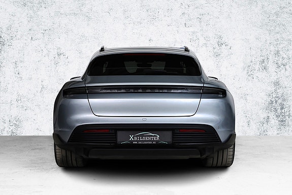 Porsche Taycan Sport Turismo 6 of 30