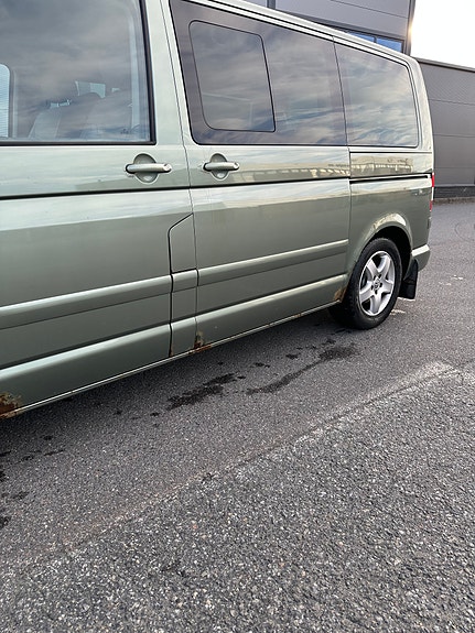 Volkswagen Multivan 12 of 30
