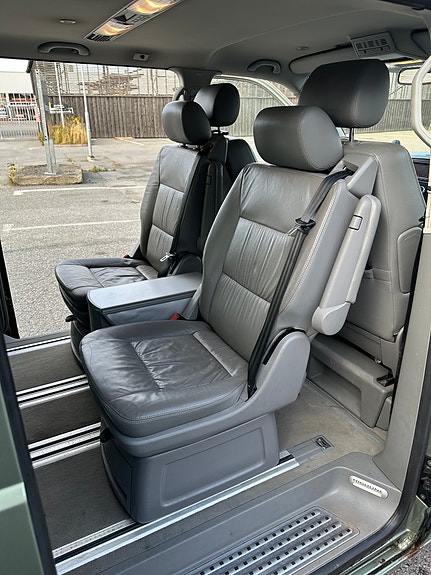 Volkswagen Multivan 20 of 30