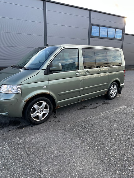 Volkswagen Multivan 4 of 30