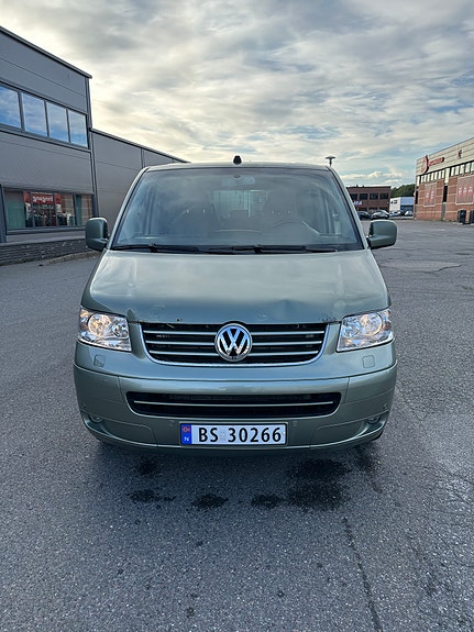 Volkswagen Multivan 15 of 30