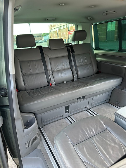Volkswagen Multivan 17 of 30