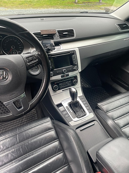 Volkswagen Passat 8 of 11