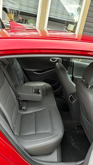 Hyundai IONIQ 23 of 28