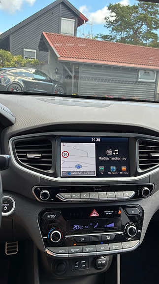 Hyundai IONIQ 10 of 28