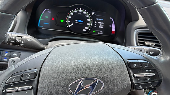 Hyundai IONIQ 15 of 28