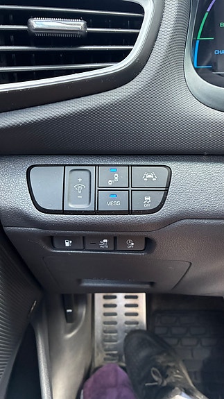 Hyundai IONIQ 17 of 28