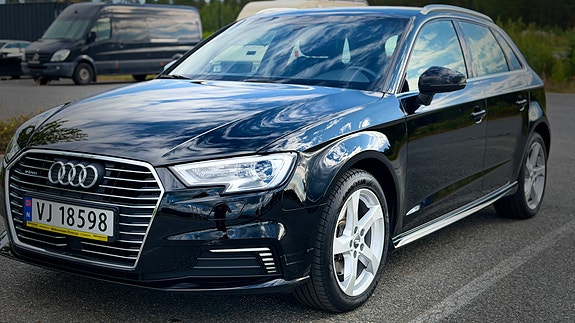 Audi e-tron 3 of 22
