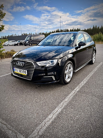 Audi e-tron 5 of 22