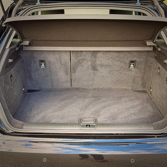 Audi e-tron 13 of 22
