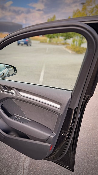 Audi e-tron 17 of 22