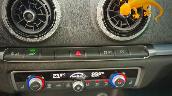 Audi e-tron 21 of 22