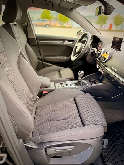 Audi e-tron 12 of 22