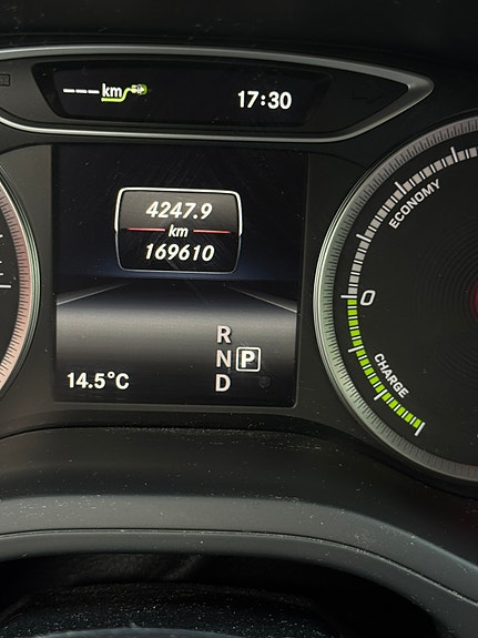 Mercedes-Benz B-Electric 17 of 21
