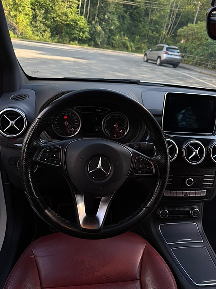 Mercedes-Benz B-Electric 16 of 21