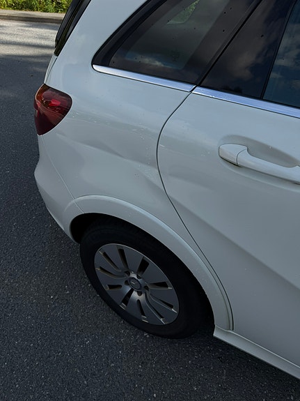 Mercedes-Benz B-Electric 21 of 21