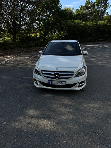 Mercedes-Benz B-Electric 2 of 21