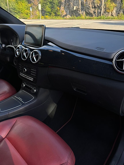 Mercedes-Benz B-Electric 12 of 21