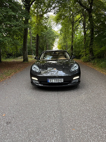 Porsche Panamera 4 3 of 30