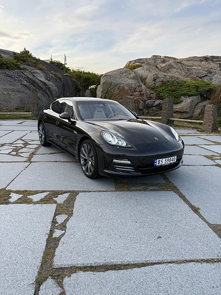 Porsche Panamera 4 11 of 30