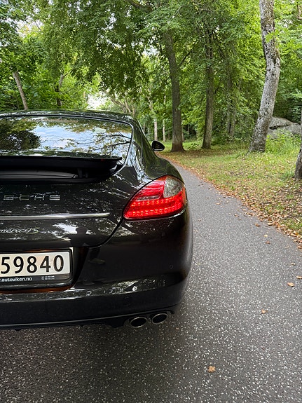 Porsche Panamera 4 10 of 30
