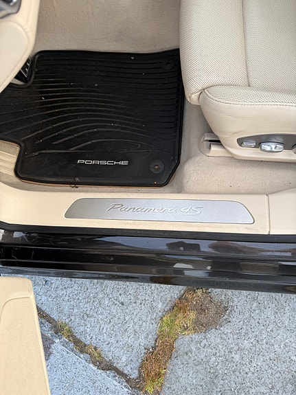 Porsche Panamera 4 29 of 30