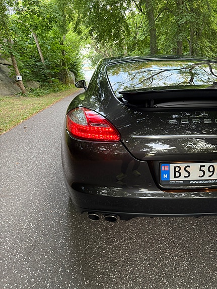 Porsche Panamera 4 8 of 30