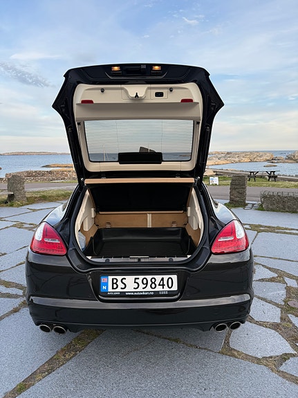 Porsche Panamera 4 22 of 30
