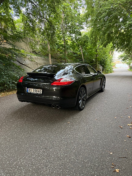 Porsche Panamera 4 9 of 30