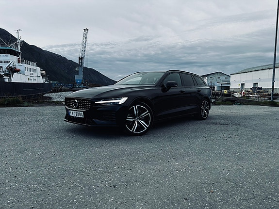 Volvo V60 2 of 22