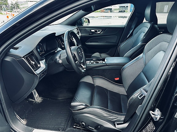 Volvo V60 13 of 22
