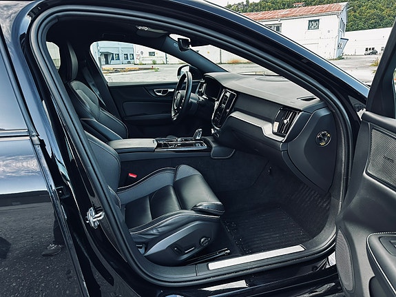 Volvo V60 17 of 22