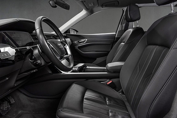 Audi Q8 e-tron 10 of 30