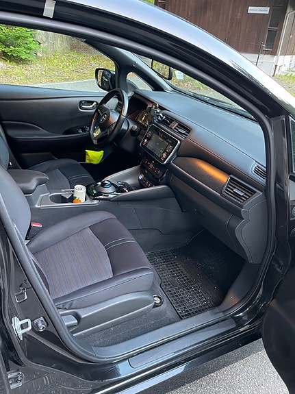 Nissan Leaf 6 of 22