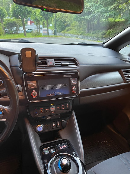 Nissan Leaf 10 of 22