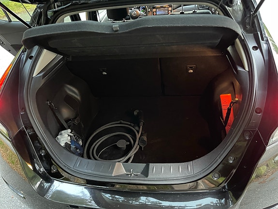 Nissan Leaf 7 of 22